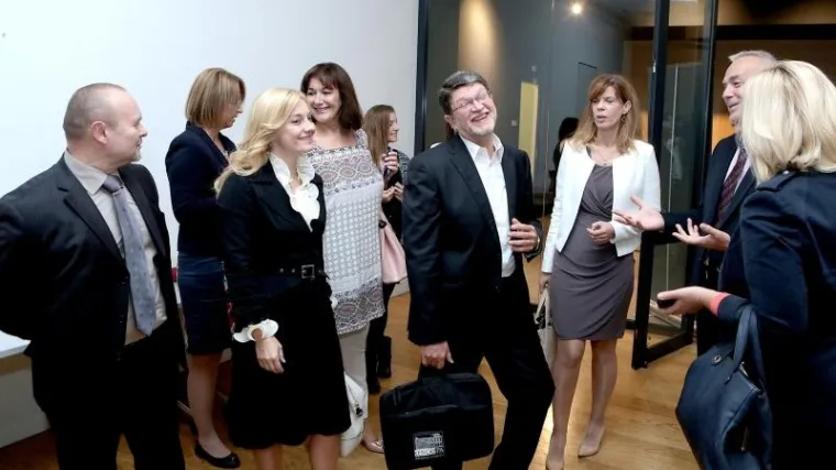 Europarlamentarci u jednom mandatu zarade više nego što ćete vi u životu!