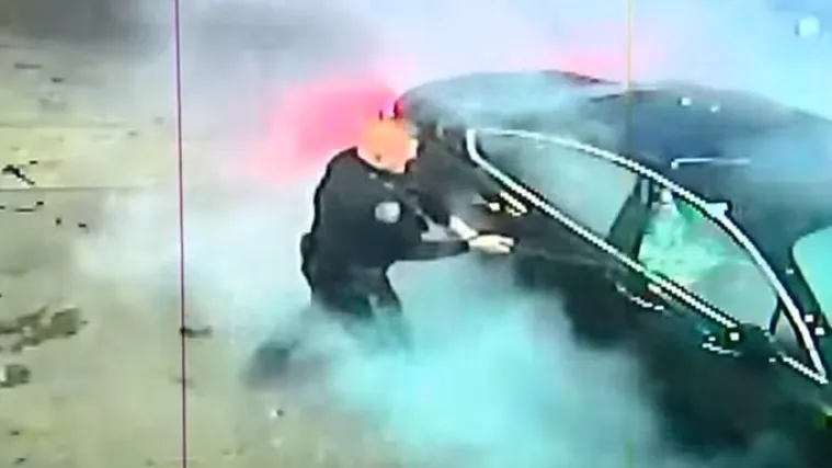 Oni su pravi heroji: onesvje&scaron;tenu ženu izvukli iz gorućeg automobila i spasili joj život!