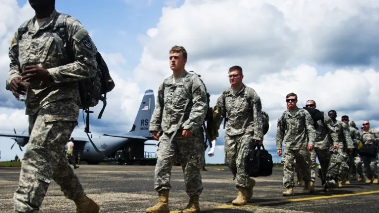 Napadaju crne američke časnike i viču im da se "vrate u Nigeriju"