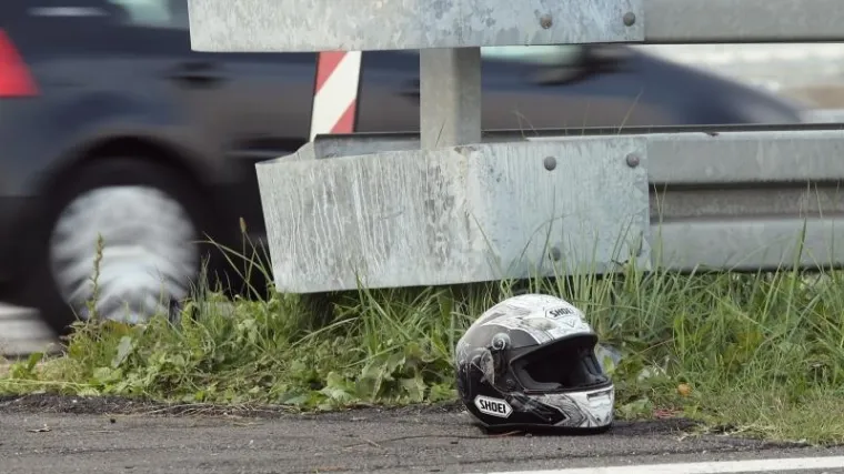 Motociklist poginuo u sudaru s automobilom