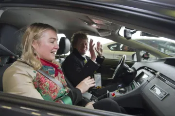 Bi li samovozni auto trebao ubiti svoje putnike za "veće dobro"?