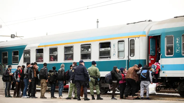 Tijekom noći i jutra u Sloveniju iz Hrvatske u&scaron;la tri vlaka s 3200 izbjeglica