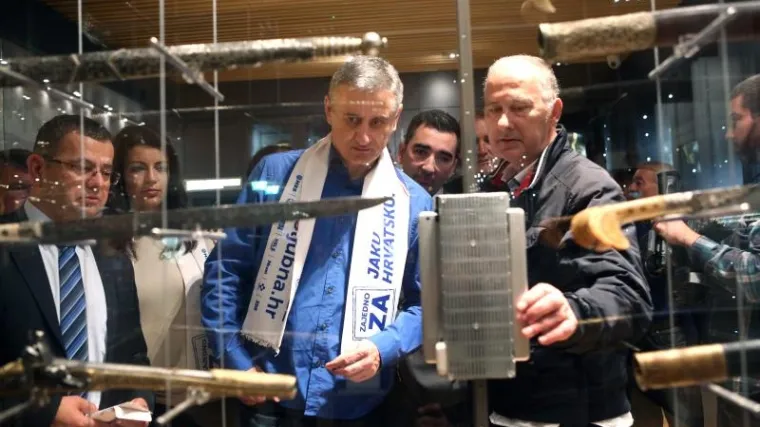 Karamarko: 'SDP je rastro&scaron;an jer tro&scaron;i na&scaron; novac za svoju neskromnu kampanju'