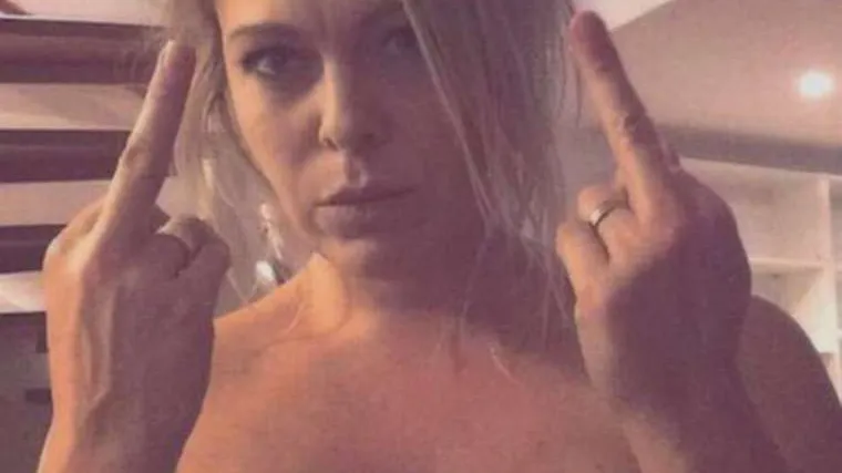 Prokazala odvratno licemjerstvo Facebooka i u opro&scaron;tajnoj slici im poslala dva prsta i dvije sise