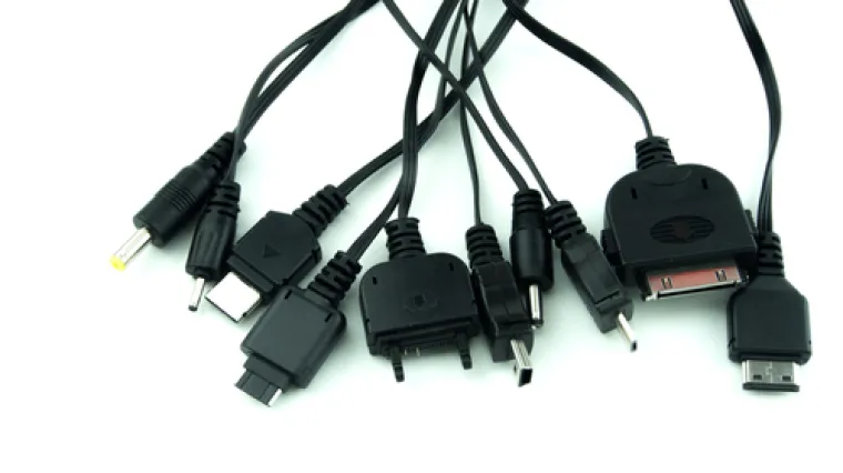 Koliko struje tro&scaron;i punjač ostavljen u utičnici