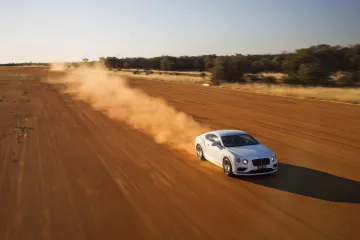 Pogledajte kako Bentley Continental GT Speed dolazi do 331km/h!