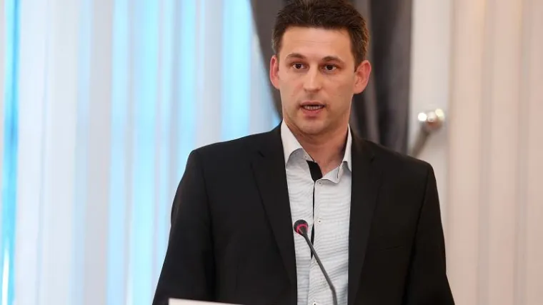 "Mi smo jedina prava prijetnja takozvanim velikim strankama, nećemo se prodati"