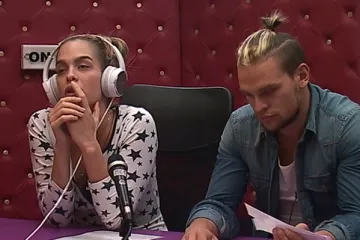 Tina mu želi dati priliku kad izađu iz kuće