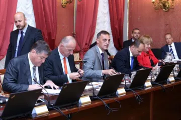 Ministri po Hrvatskoj otvaraju ceste i potpisuju vrijedne ugovore, ali svi tvrde: 'Ovo nije kampanja'