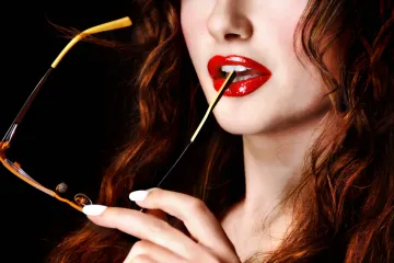 Profesorica iz Srbije kleči u čamcu, a golišavi učenik je mazi