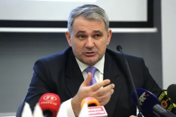 Hvale se programima, a u njima nema odgovora na ključne probleme