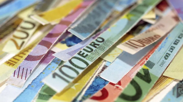 Baka (95) se naljutila na nasljednike pa izrezala milijun eura prije smrti