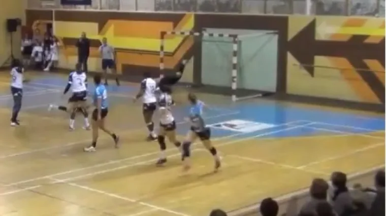 Ovo mora biti rukometna obrana godine!