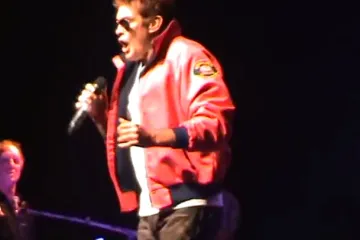 Oh ne, holivudske zvijezde su se ponovno prihvatile mikrofona!