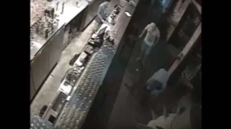 Opu&scaron;tali se u kafiću, a onda se dogodilo ne&scaron;to stvarno jezivo