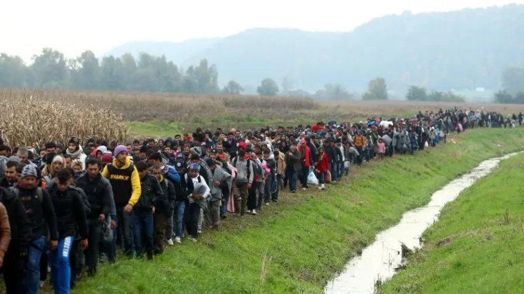 Hrvatski novinar pisao o patnjama izbjeglica na granici pa ga priveli i kaznili