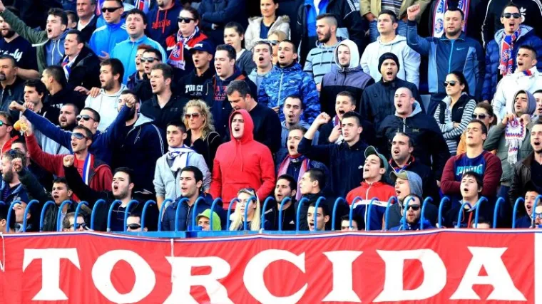 "Ovo je sramota! Dno dna!"