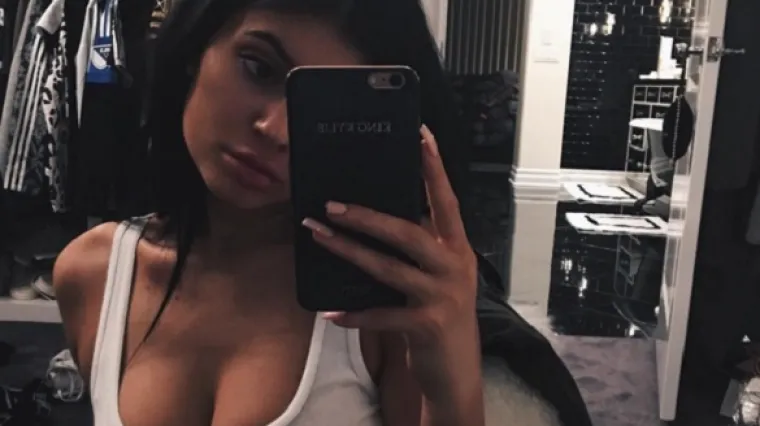 Starleta se na Instagramu požalila kako joj je puknuo nokat