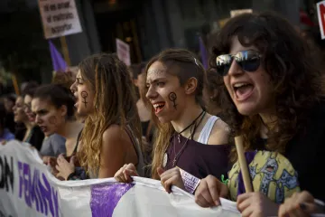 Masovni skup u Madridu: 20.000 feministkinja prosvjedovalo protiv nasilja nad ženama
