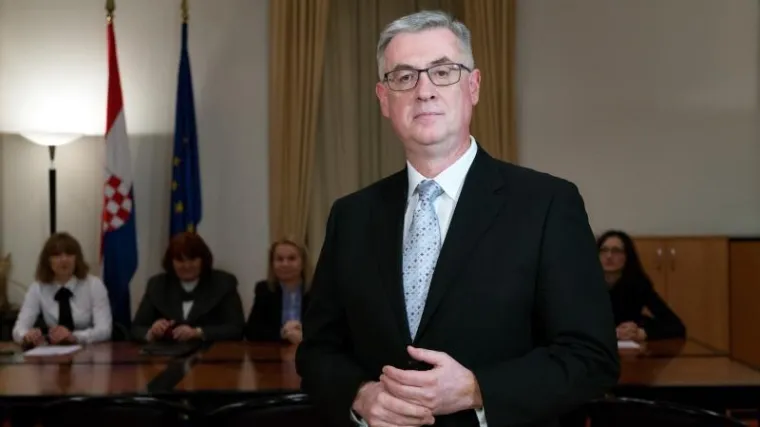 Mandate izračunavaju televizije, prvi rezultati nisu konačni