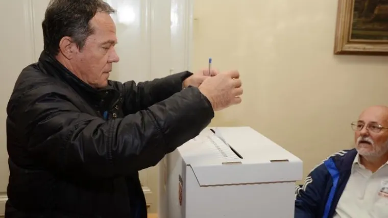 Na izbore u prijepodnevnim satima izašlo 21,5 posto birača