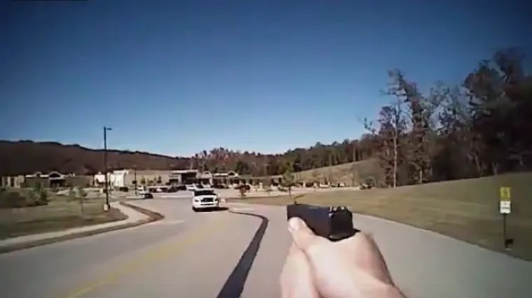 Nadrogirana bjegunka poku&scaron;ala ubiti policajca: cijeli incident snimio je kamerom!