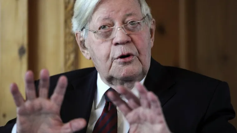 Preminuo bivši njemački kancelar Helmut Schmidt