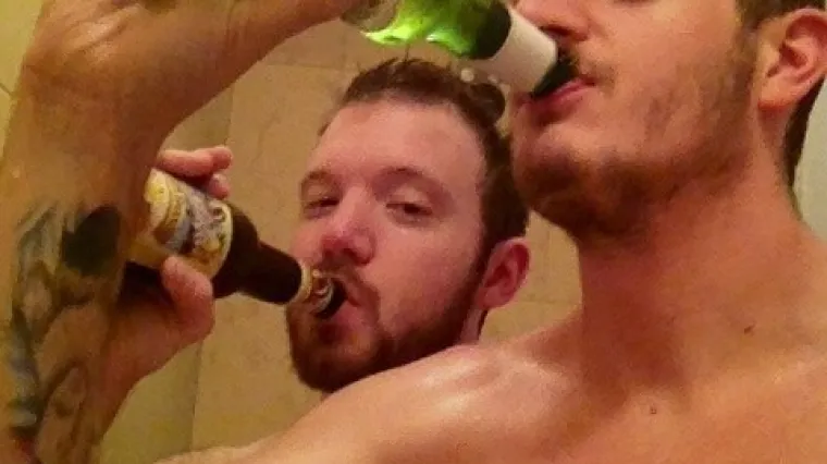 Mu&scaron;karci koji piju pivo su bolji u seksu, a evo i za&scaron;to