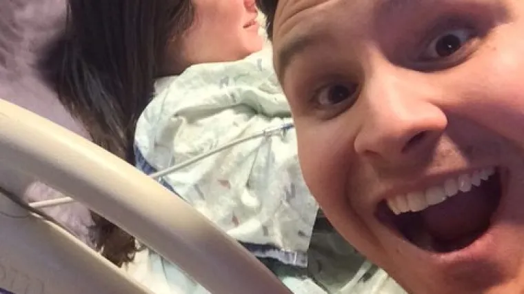 Uslikao ženu za vrijeme porođaja i podijelio sliku na internetu