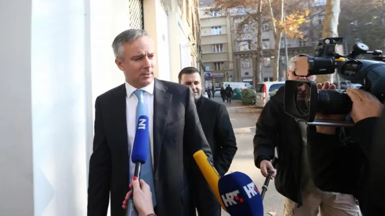 Darinko Kosor: 'HSLS ostaje uz Domoljubnu koaliciju do kraja, mi smo časni ljudi'