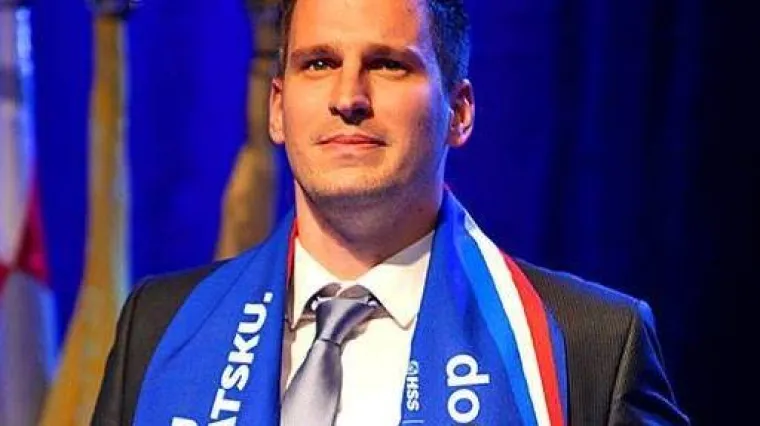 Žene su do&scaron;le na svoje: HDZ-ovac Ivan Radić je ljep&scaron;e lice hrvatske politike