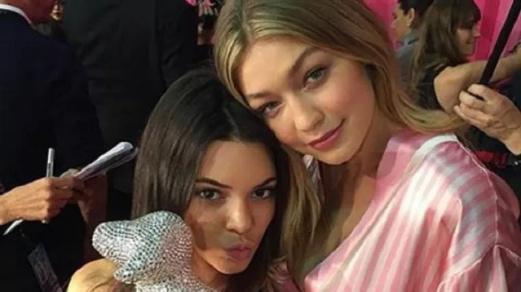 Gigi Hadid i Kendall Jenner počastile se masnom pizzom