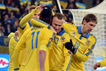 S dva gola gurnuli Slovence daleko od Eura