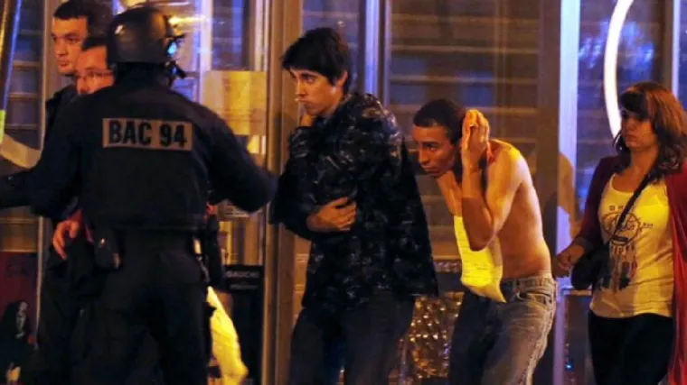 Dramatični video pucnjave i bježanja iz dvorane Bataclan kroz prozore