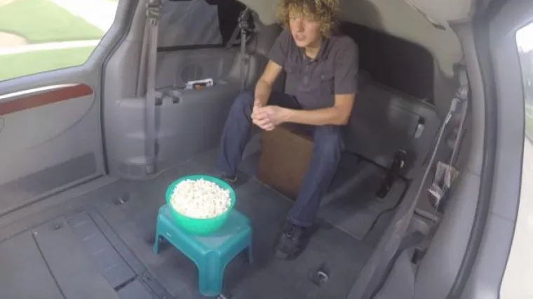 Objasnio teoriju relativnosti pomoću kokica i auta