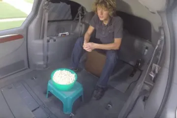 Objasnio teoriju relativnosti pomoću kokica i auta