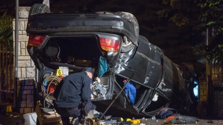 BMW se okrenuo na krov, vozač prebačen u bolnicu
