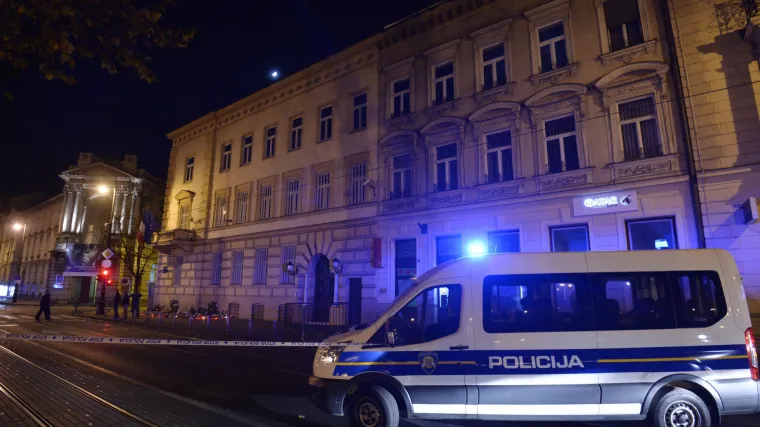 Policija blokirala područje oko francuskog veleposlanstva u Zagrebu zbog dojave o 'sumnjivoj torbici'