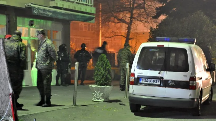 Ispred vozila generala Jeleča bačena petarda, počinitelj se predao policiji