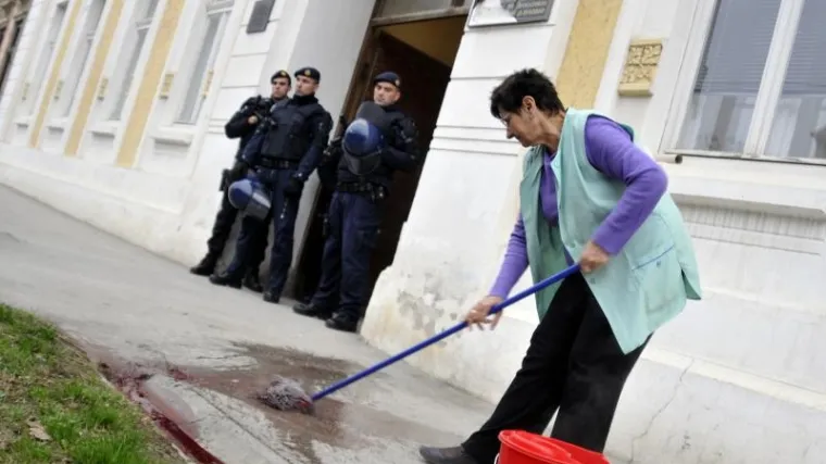 Preminuo branitelj koji je ozlijeđen prilikom razbijanja ćiriličnih ploča