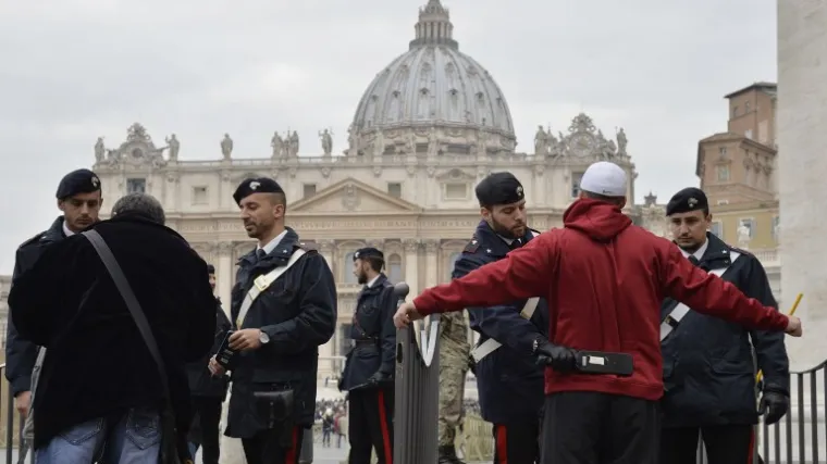 Vjernici su morali proći sigurnosne provjere
