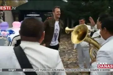 Severina i Igor Kojić u okićenom stojadinu