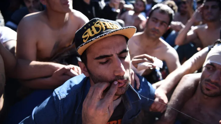 Drama na grčko-makedonskoj granici: migranti blokirali željeznički promet, &scaron;ivaju si usta u znak prosvjeda