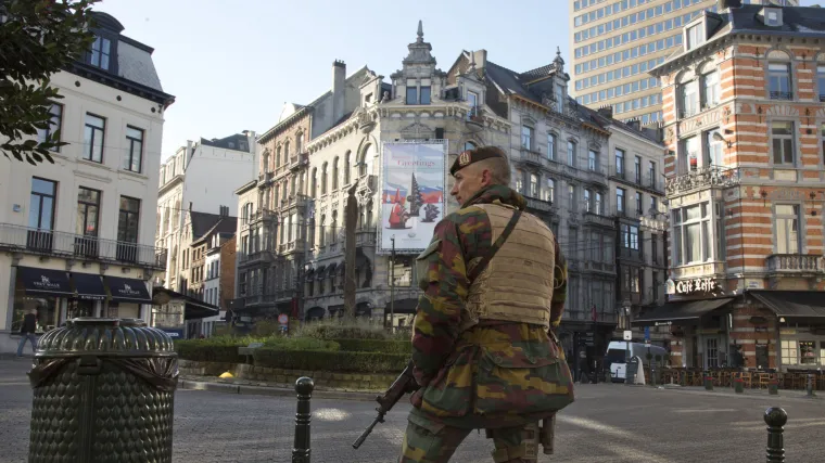 Prijestolnicom Europe dominiraju prazne ulice, pusti trgovi i parkovi bez djece...