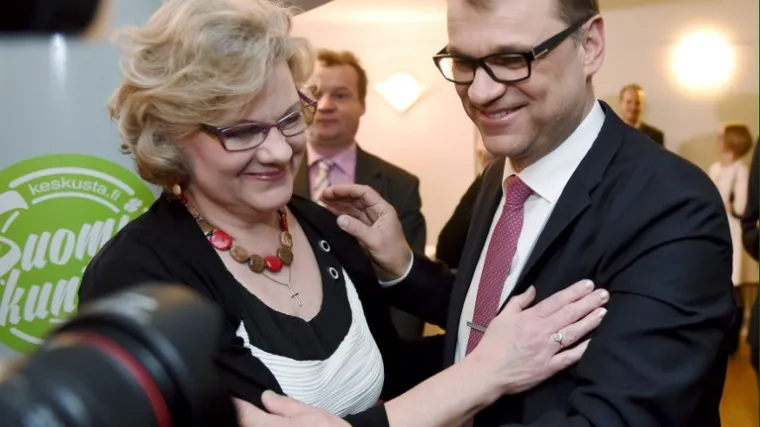 Finski premijer proveo let u toaletu