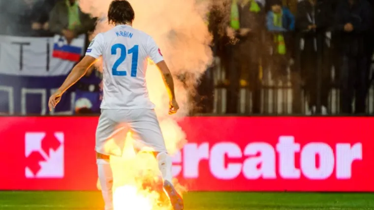 Ispad protiv migranata i fa&scaron;istička zastava!