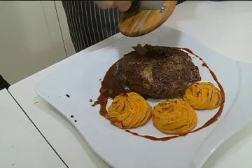 Isprobajte ovo fino blagdansko jelo: juneći odrezak u umaku od crnog vina