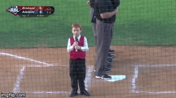 Klinca spopala &scaron;tucavica za vrijeme izvođenja himne na stadionu