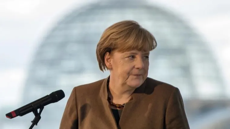 Merkel zatražila solidarnu europsku raspodjelu izbjeglica: 'Radi se o pitanju opstanka Schengena'