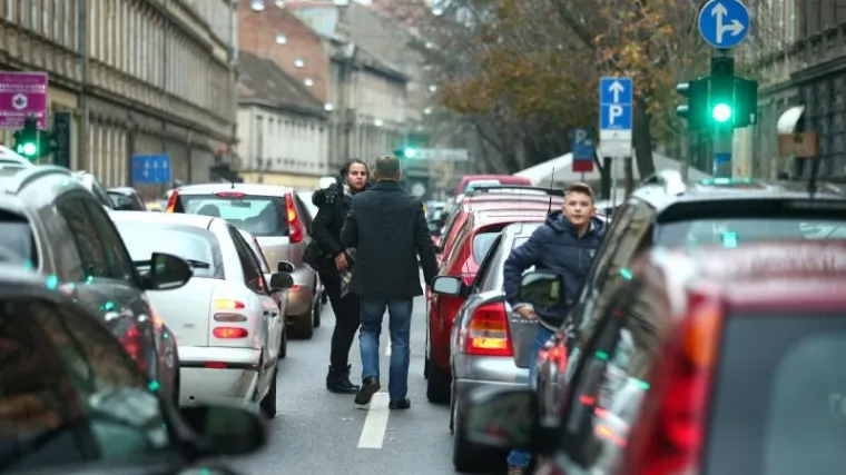 Prometni kaos u Zagrebu: građani zapeli u nepreglednim kolonama zbog gosta iz SAD-a